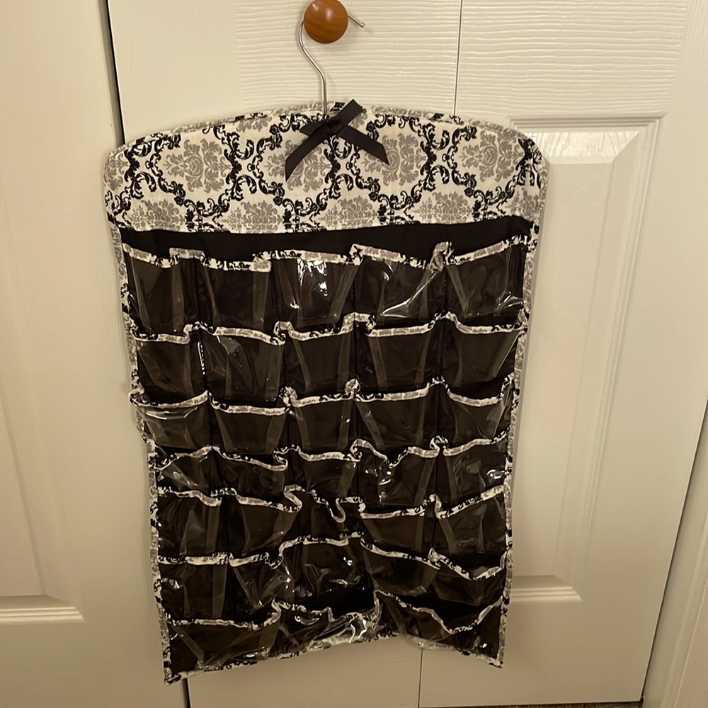 Double sided jewelry organizer